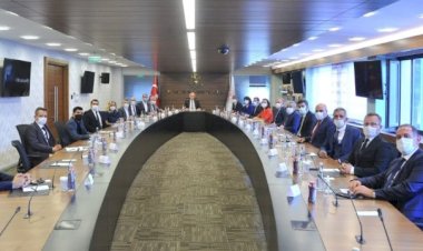 Kültür ve Turizm Bakanı Tur Operatörüyle Toplantı Yaptı