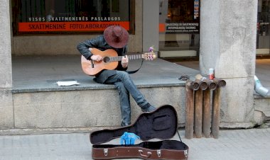 Seyahat ederken yaratıcı zihinlerin para kazanma yolları