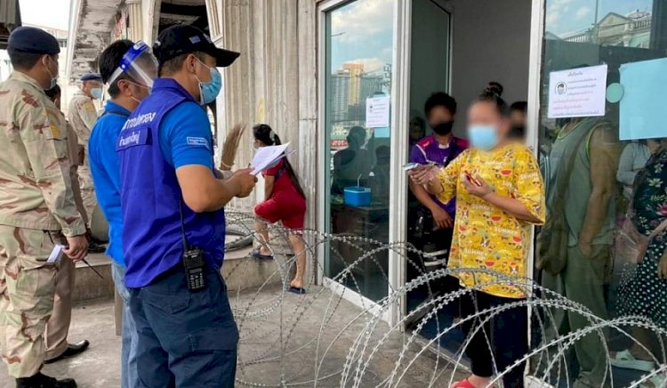 Tayland'da koronavirüse karşı dikenli tel. Salgın zorlu eylemi zorlar Kilitlenme Pattaya'da duyurulabilir