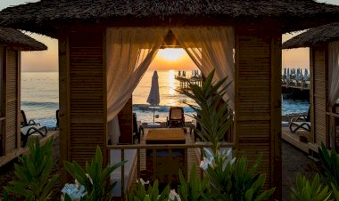 Turistler Avrupa Gezilerine Veda Ediyor